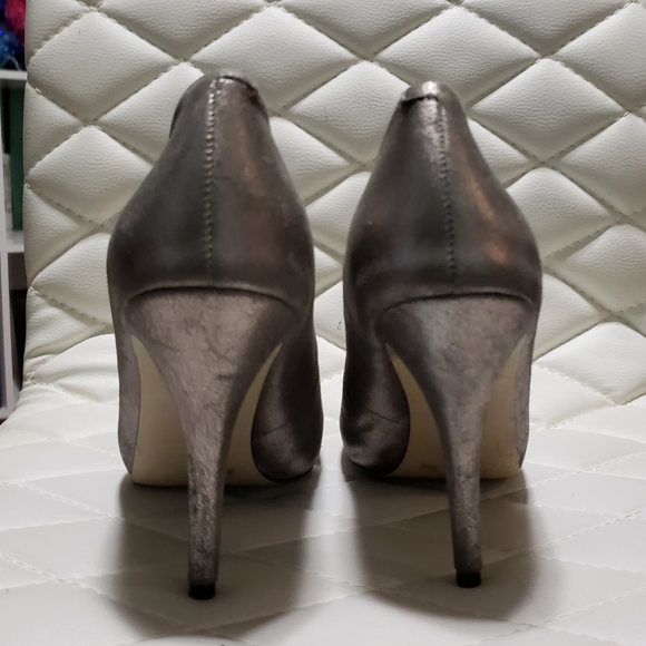 Silver pumps - Picture 3 of 3